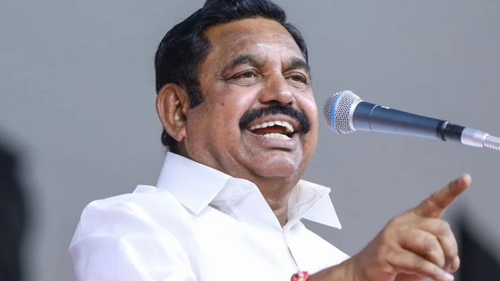 அரசியல் குழப்பங்களுக்கு முற்றுப்புள்ளி வைத்த எடப்பாடி பழனிசாமி! புதிய ஆட்சிக்கு அதிமுக வாழ்த்து – தமிழக அரசியலில் அதிரடி திருப்பம்!