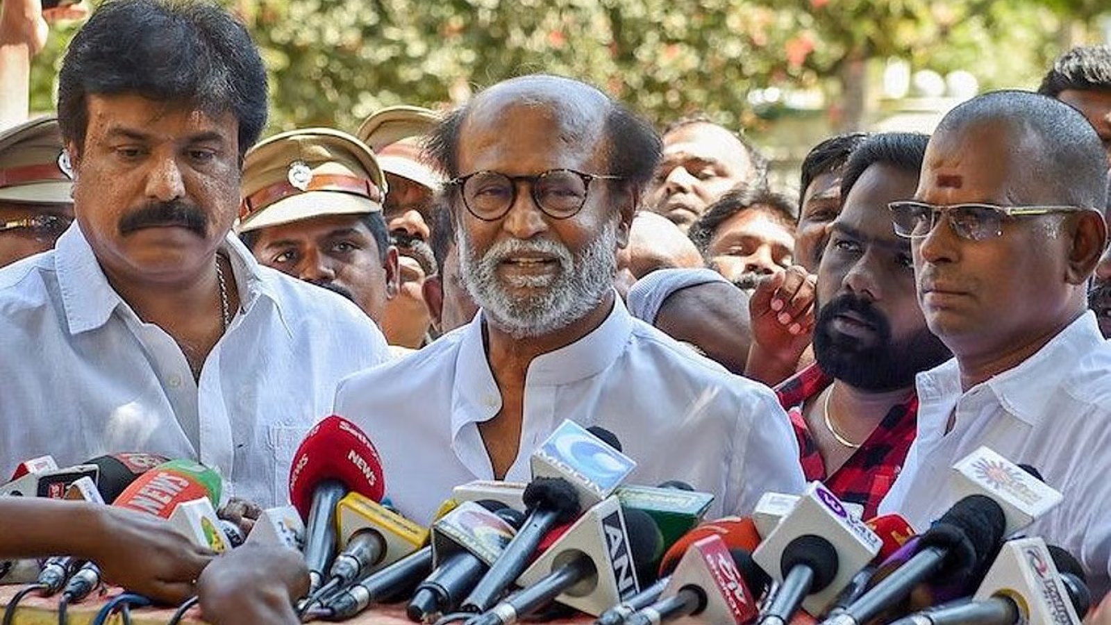 "அவர் என் 40 ஆண்டுகால நண்பர்..." - திமுக தலைவர் மு.க.ஸ்டாலினை நேரில் சந்தித்தது ஏன்? நடிகர் ரஜினிகாந்த் விளக்கம்!