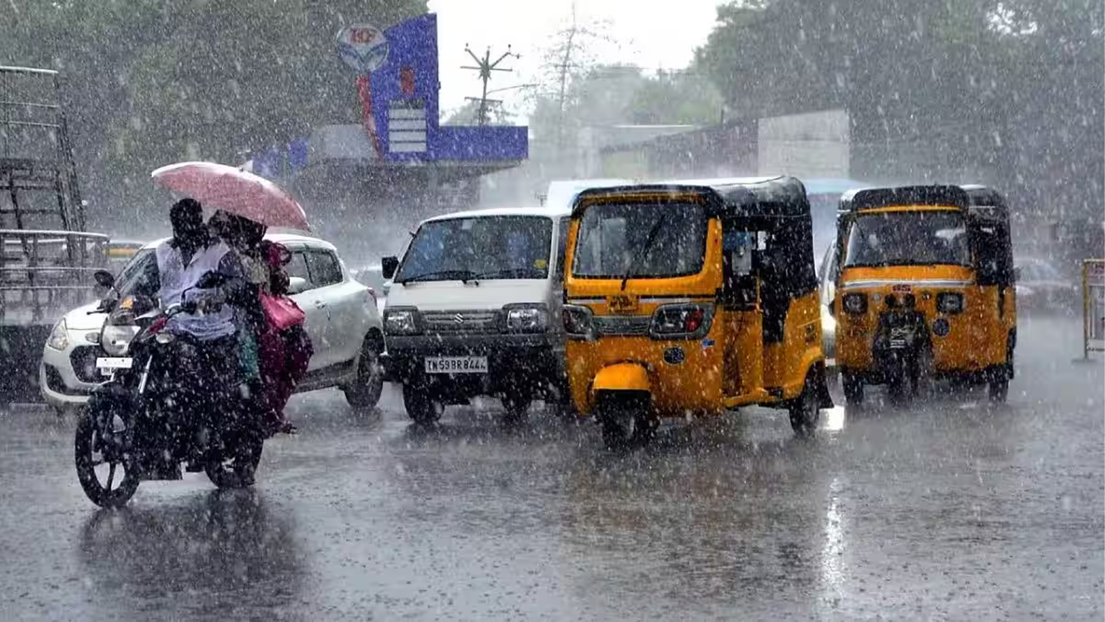 தமிழகத்தின் 10 மாவட்டங்களில் மே 22-ல் கனமழைக்கு வாய்ப்பு: சென்னை வானிலை ஆய்வு மையம் எச்சரிக்கை!