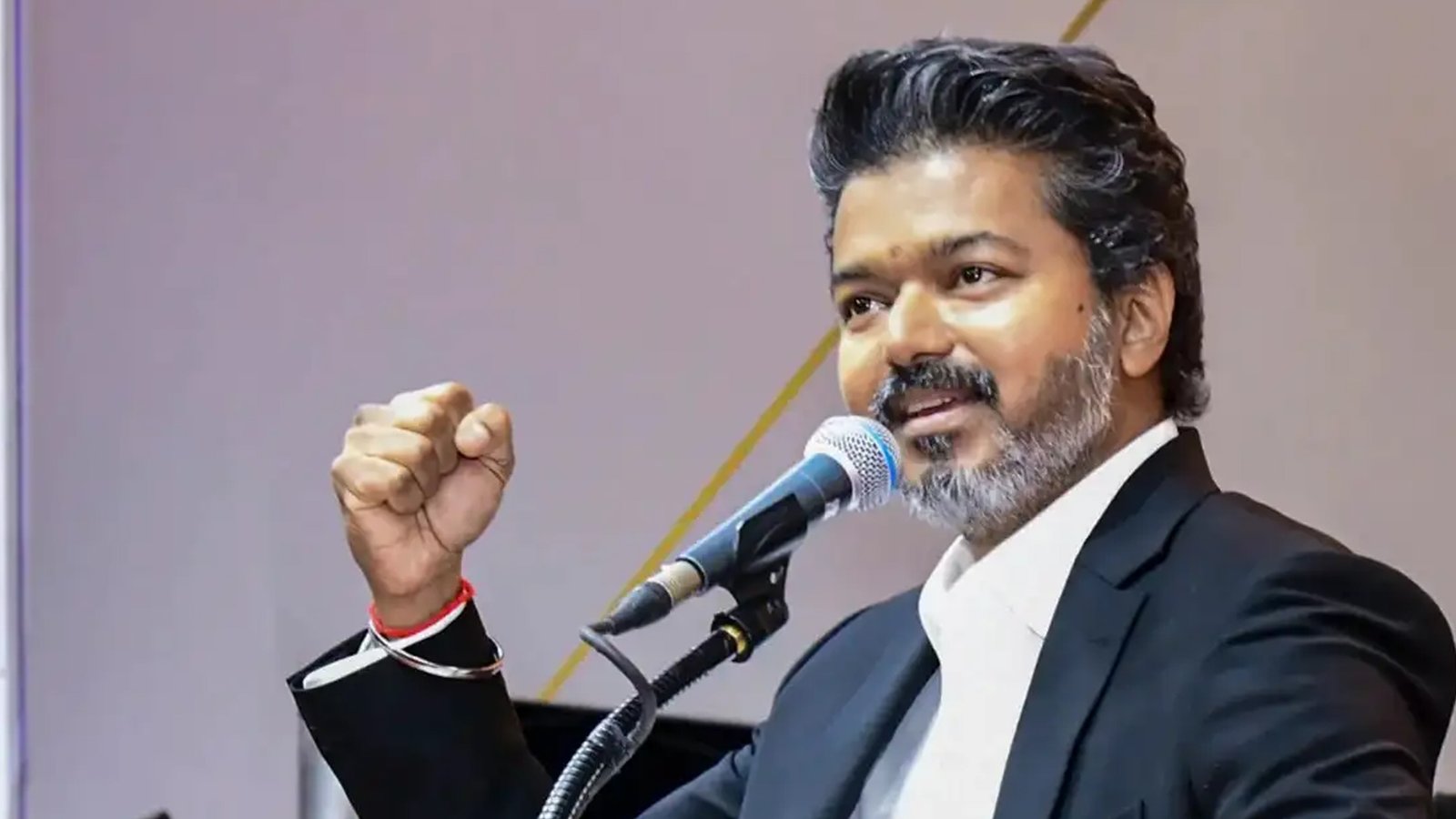 கோலிவுட்டுக்கு முதலமைச்சர் விஜய்யின் மெகா கிப்ட்: புதிய படங்களுக்கு முதல் 7 நாட்களுக்குத் தினசரி 5 காட்சிகள்! தனி அனுமதி தேவையில்லை என அதிரடி உத்தரவு!