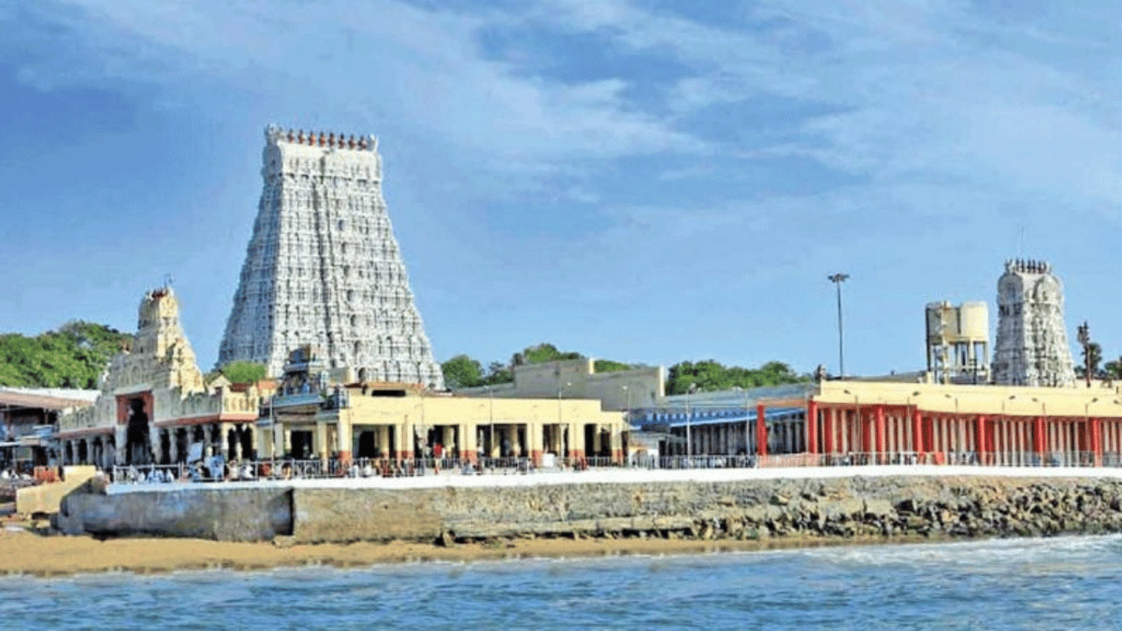 திருச்செந்தூர் முருகன் கோயிலில் அதிரடி பரபரப்பு: அமைச்சரிடமே ரூ.4,000 பெற்றதாக அர்ச்சகர்கள் மீது பகிரங்க புகார்!