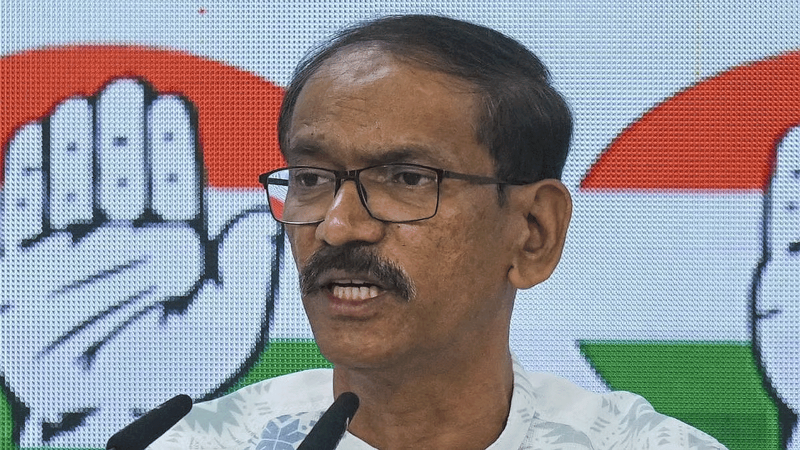காங்கிரஸ் கட்சியில் அதிரடி மாற்றம்! கோவா மாநிலத் தலைவராகக் கிரீஷ் ஜோடங்கர் நியமனம்! தமிழக காங்கிரஸ் கமிட்டிக்கு விரைவில் புதிய தலைவர், புதிய பொறுப்பாளர் நியமனம்!
