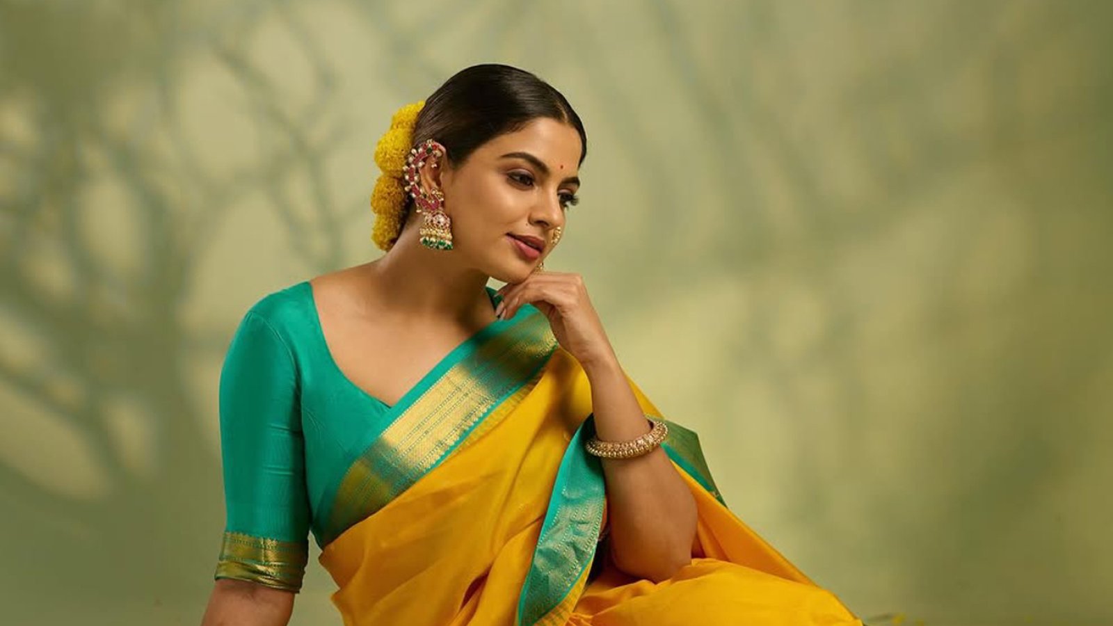 "யாரையாவது காதலிக்கிறீர்களா?" - ரசிகர்களை நெகிழ வைத்த நடிகை நிகிலா விமலின் பளிச் பதில்!