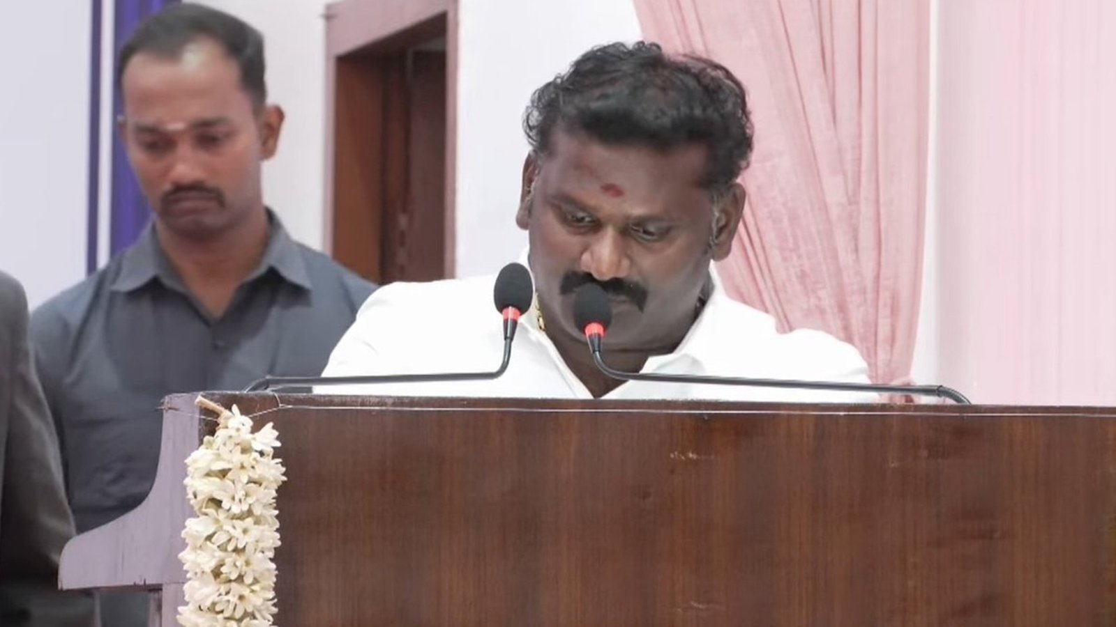 ஈரானில் உள்ள தமிழர்கள் அவசர உதவிக்கு அழைக்கலாம்! அயலகத் தமிழர் நலத்துறை அமைச்சர் தங்கம் தென்னரசு அதிரடி உதவி எண்கள் அறிவிப்பு!