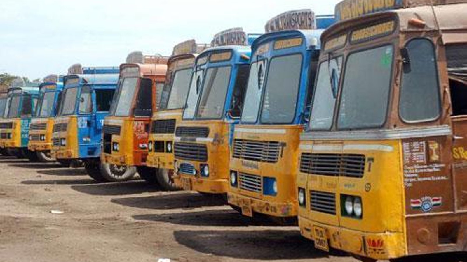 லாரி வாடகை 25% உயர்வு: டீசல் விலை மற்றும் சுங்கக் கட்டண உயர்வைத் தொடர்ந்து நாமக்கல் லாரி உரிமையாளர்கள் சங்கத்தின் அதிரடி முடிவு!