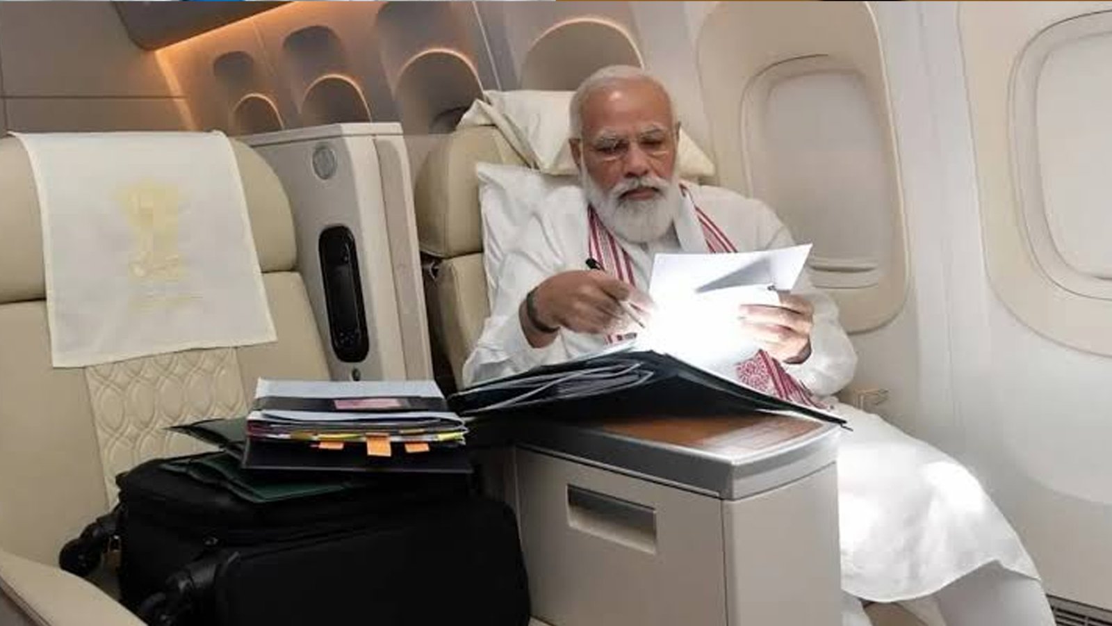 பிரதமர் நரேந்திர மோடியின் ஐரோப்பியப் பயணம்: பிரான்ஸ் மற்றும் ஸ்லோவாக்கியாவிற்கு அரசுமுறைப் பயணம்!