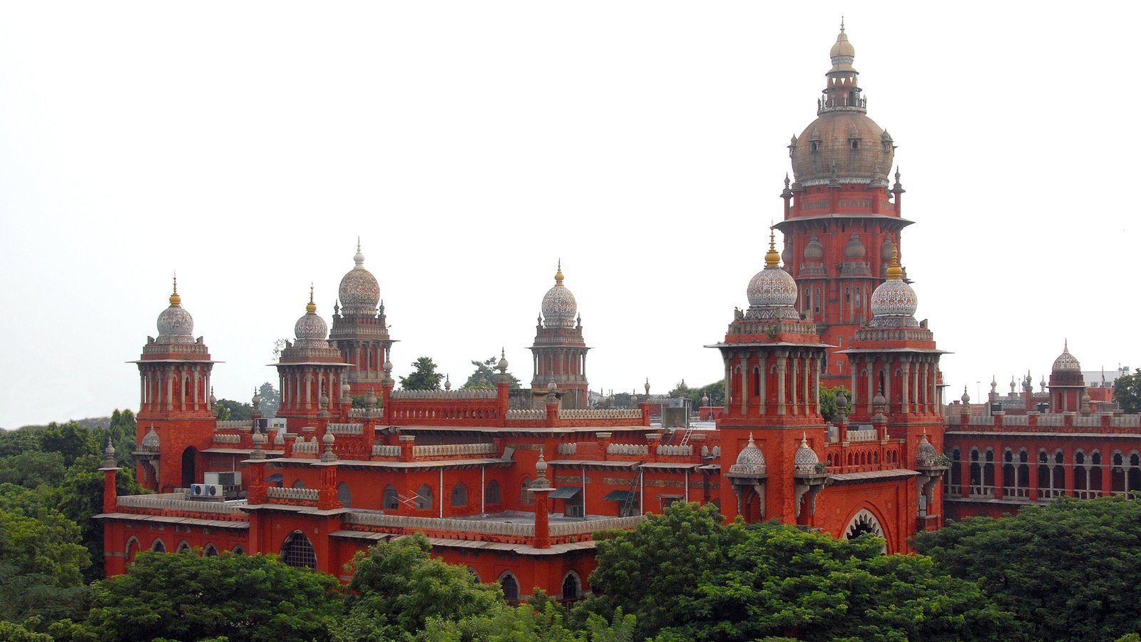 "தகவல் உரிமைச் சட்டம் தனியார் பள்ளிகளுக்குப் பொருந்தாது" - அகில இந்திய தனியார் கல்வி நிறுவனங்களின் மனு தள்ளுபடி!