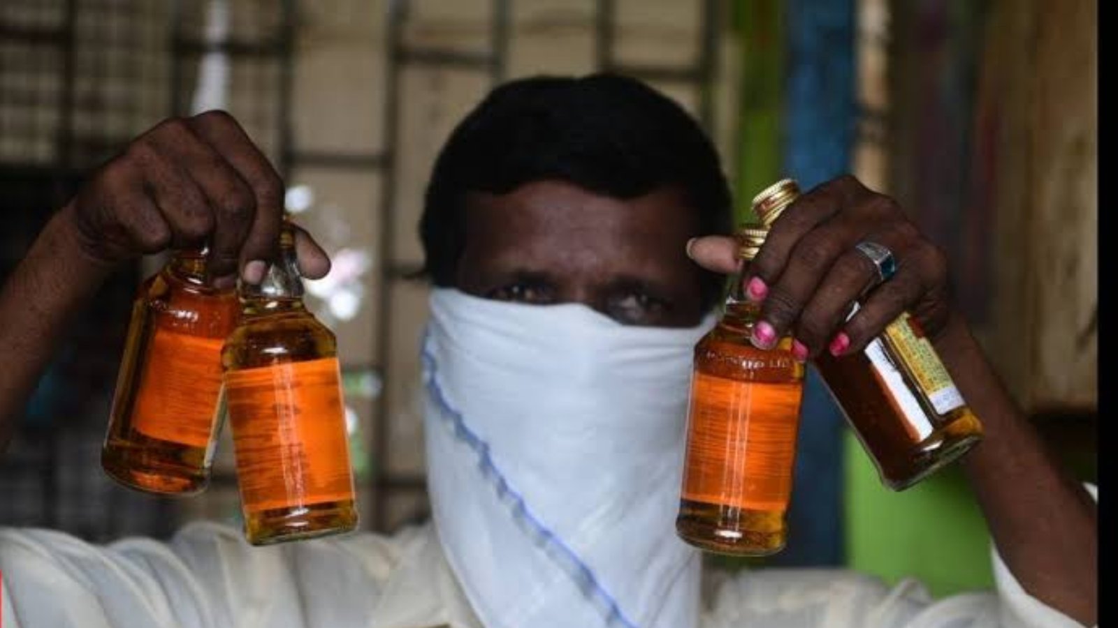 மதுபானங்களுக்கு கூடுதலாக ரூ.10 செஸ் வரி? சென்னை உயர்நீதிமன்றத்தில் டாஸ்மாக் தாக்கல் செய்த முக்கிய அறிக்கை!