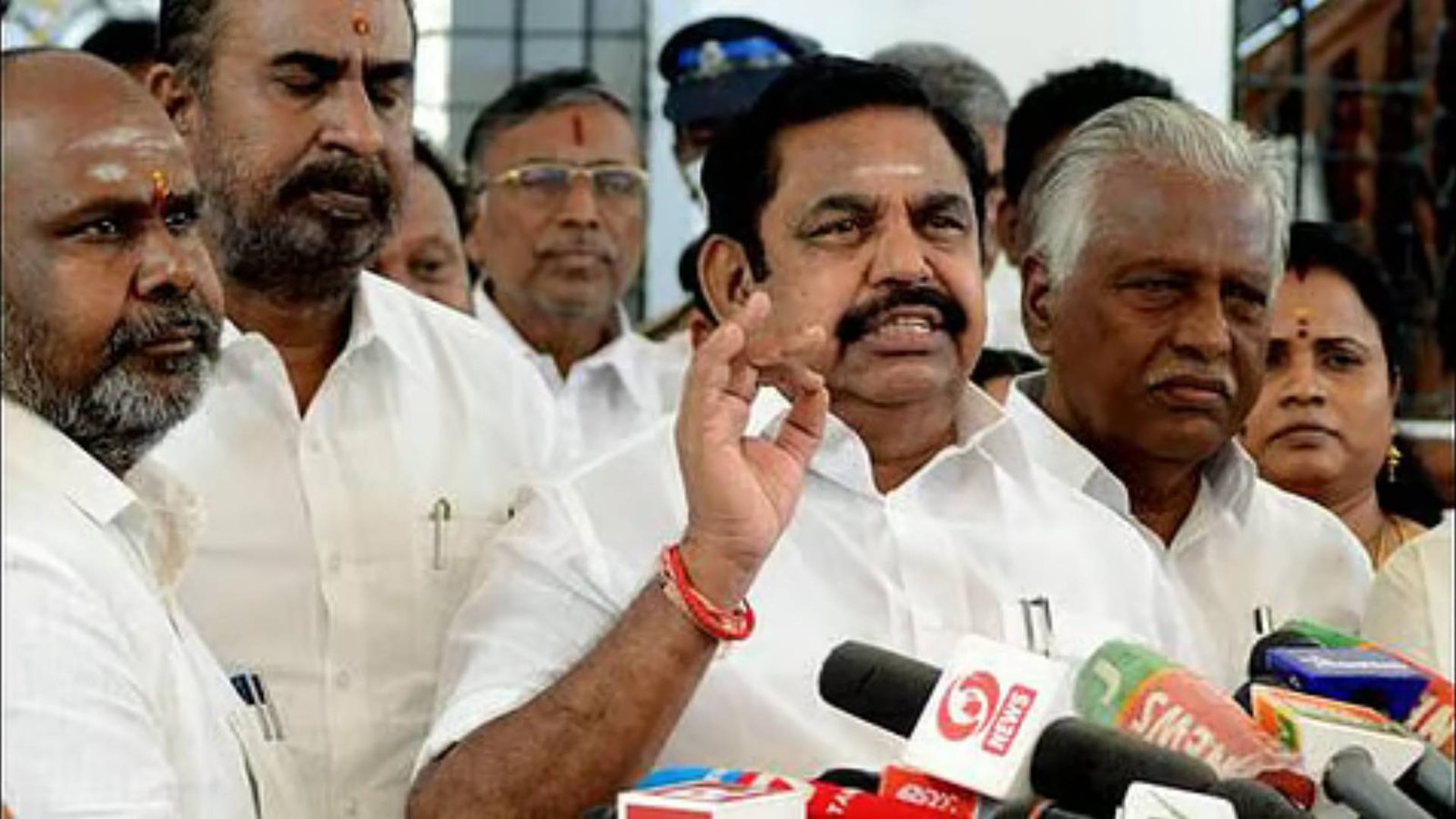அமைச்சர்கள் கேள்விகளுக்கு பதிலளிப்பதில்லை; தவெக ஆட்சியில் ஊழல், போதைப்பொருள் அதிகரிப்பு - எடப்பாடி பழனிசாமி குற்றச்சாட்டு!