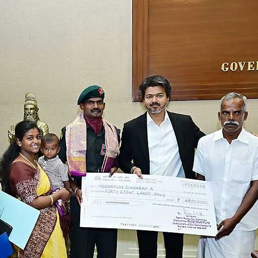 'கீர்த்தி சக்ரா' விருது பெற்ற ராணுவ வீரர் அ. மீனாட்சி சுந்தரத்திற்கு முதலமைச்சர் விஜய் பாராட்டு!