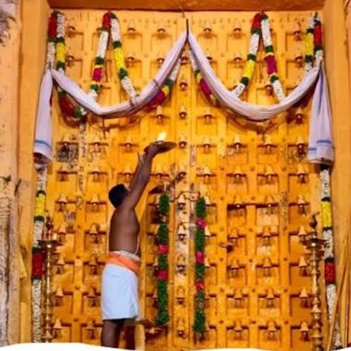 ஆடி பௌர்ணமியில் மட்டும் திறக்கும் பதினெட்டாம்படி கருப்பணசாமி சன்னதி... அழகர் கோவிலின் அதிசய மரபு என்ன?