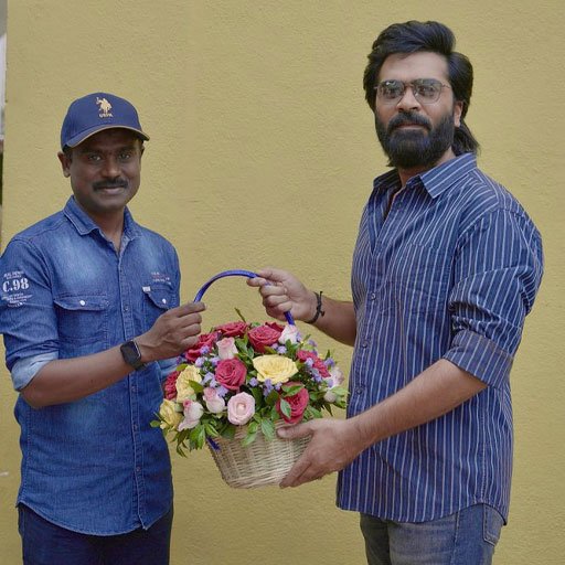 ‘ஒன் மேன்’ படத்திற்கு அங்கீகாரம் கிடைக்குமா? சங்ககிரி ராஜ்குமாரை நேரில் பாராட்டிய சிம்பு